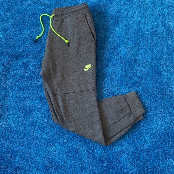 Nike Tech Fleece Sportswear Sweatpants | Gray/Neon | Cotton | Joggers | Medium - Picture 2 of 6